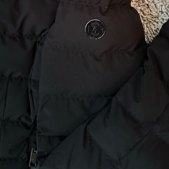 Michael Kors Women’s Size S Black Down Filled Puffer Jacket w/Hood- Fitted Style - Picture 11 of 11